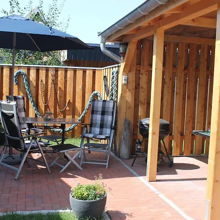 Boddenkahn Ferienhaus Born